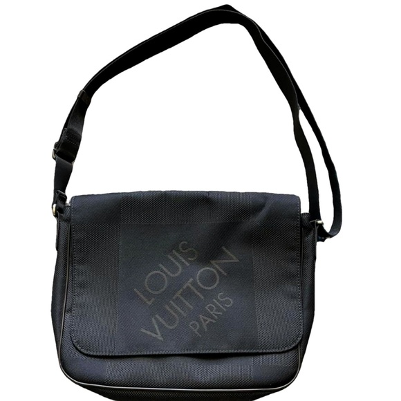 Louis Vuitton Other - Louis Vuitton Terre Damier Wool Messenger Bag Unisex/Men’s